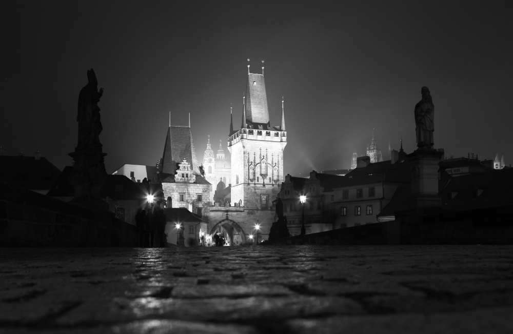 charles bridge night
